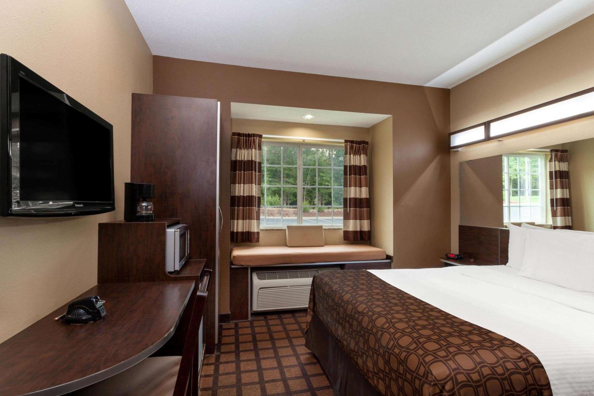 Microtel Inn & Suites By Wyndham Columbia Exterior photo